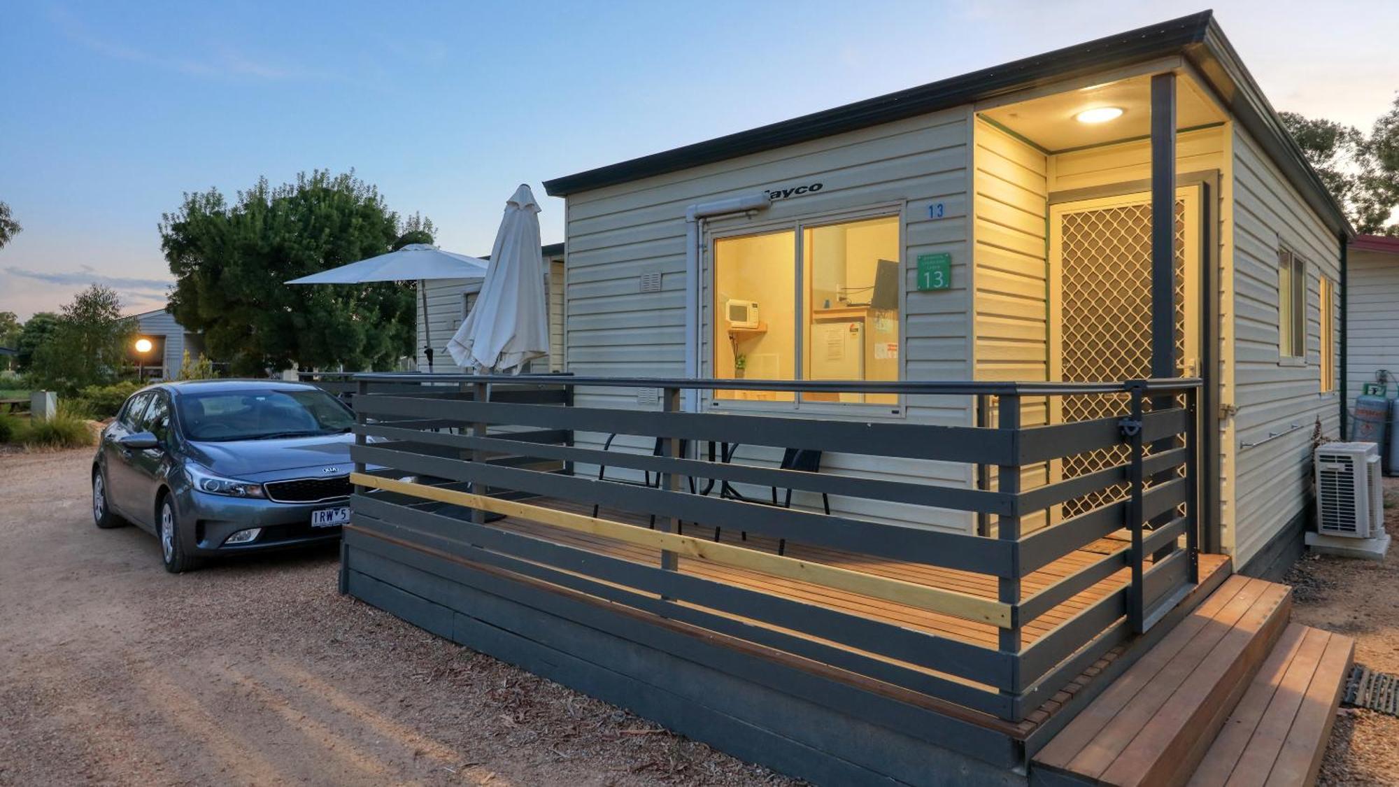 Yarrawonga Riverlands Tourist Park Oda fotoğraf